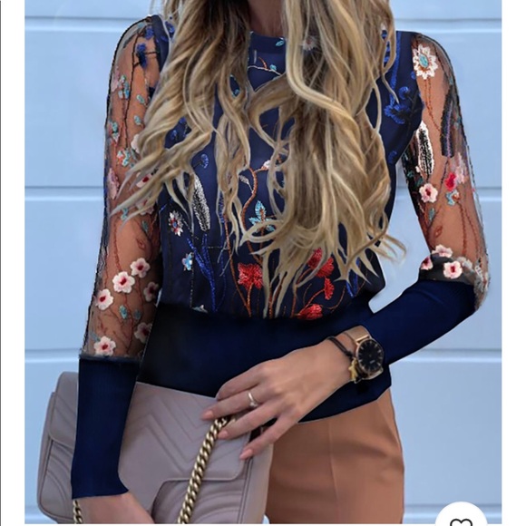 Floral mesh top with long sleeve - Picture 1 of 1